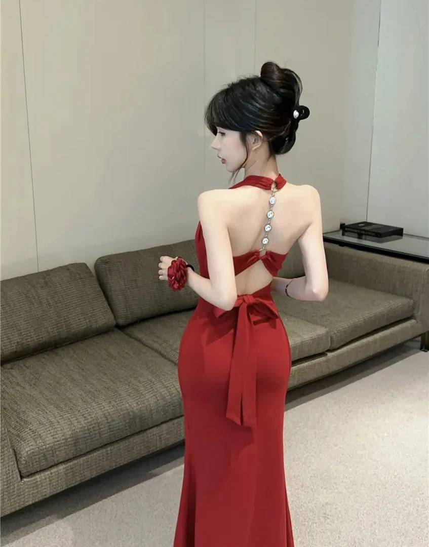 性感名媛挂脖式挂脖长裙夏季连衣裙镂空高弹力修身露背