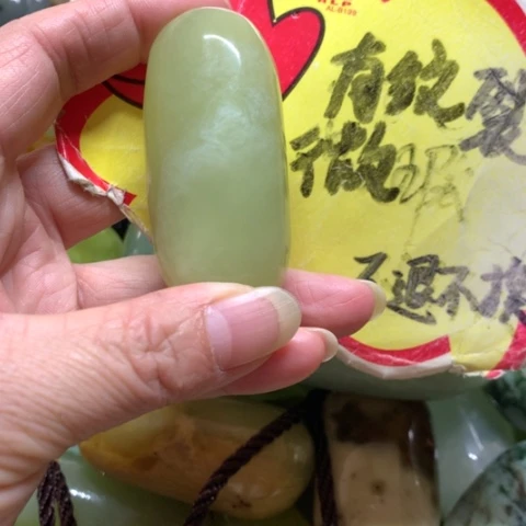 蛇纹石玉未镶嵌手把件