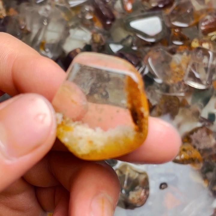 未镶嵌颈饰水晶幽灵随形