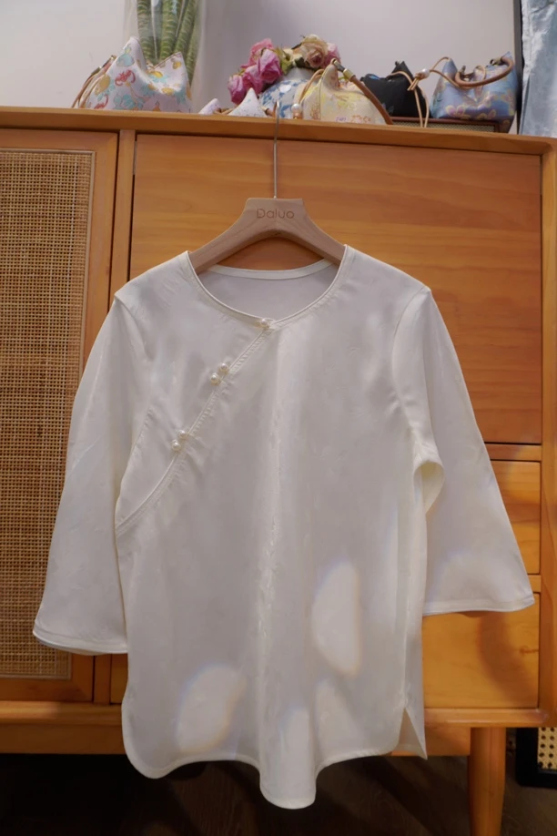 【冬夏】满分桑蚕丝斜裁收腰小萝孔玉兰花新中式上衣衬衣