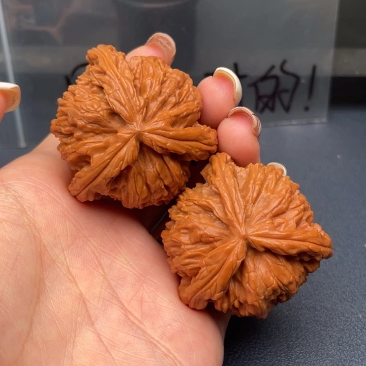 用***0文玩核桃吊坠白狮子