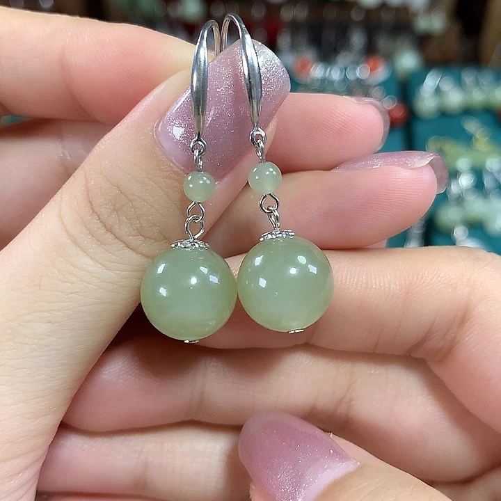 和田玉银S925镶嵌耳饰岁***1卡12左右