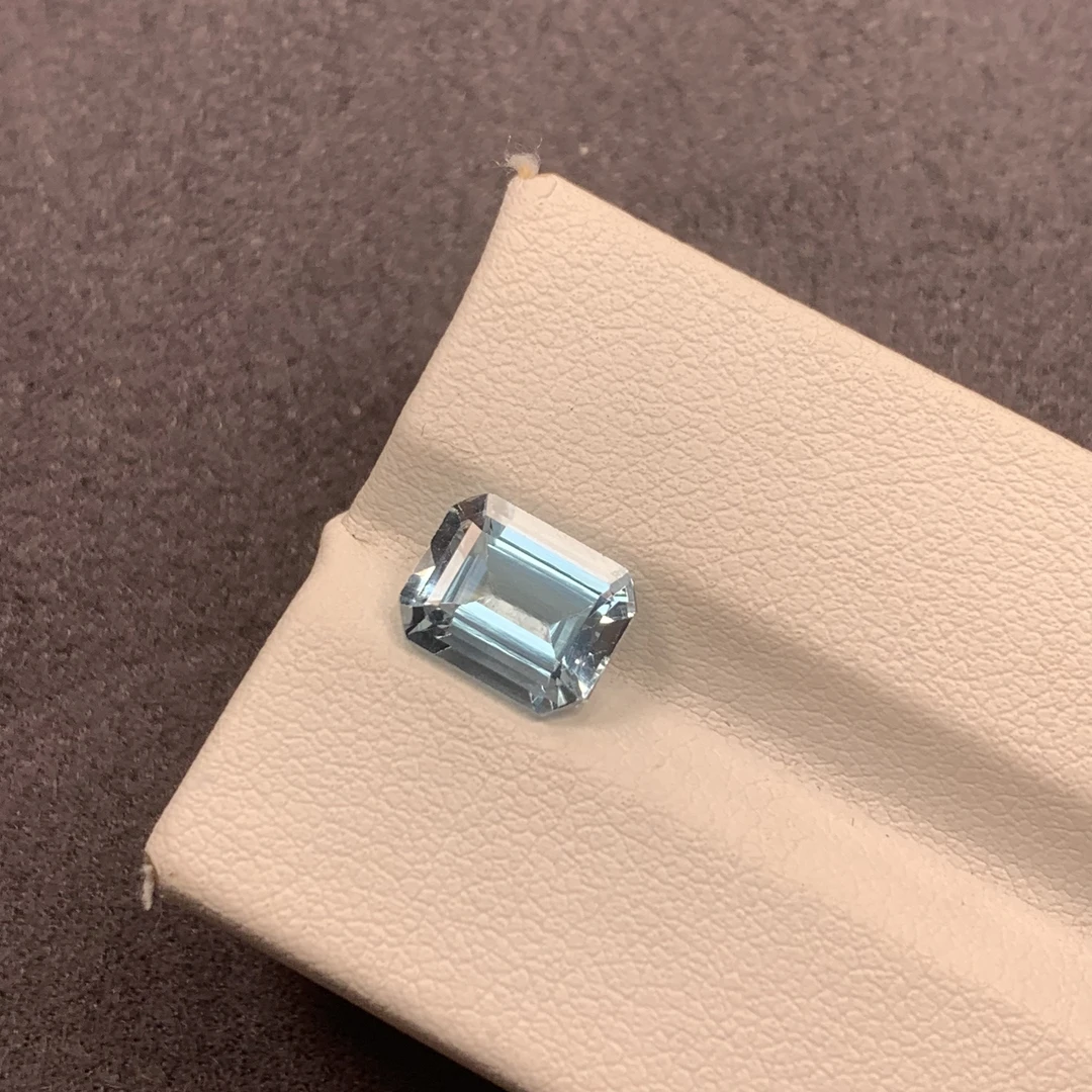 2.16克拉天然圣玛利亚海蓝宝裸石干净玻璃体爆闪满火彩颜色闪亮