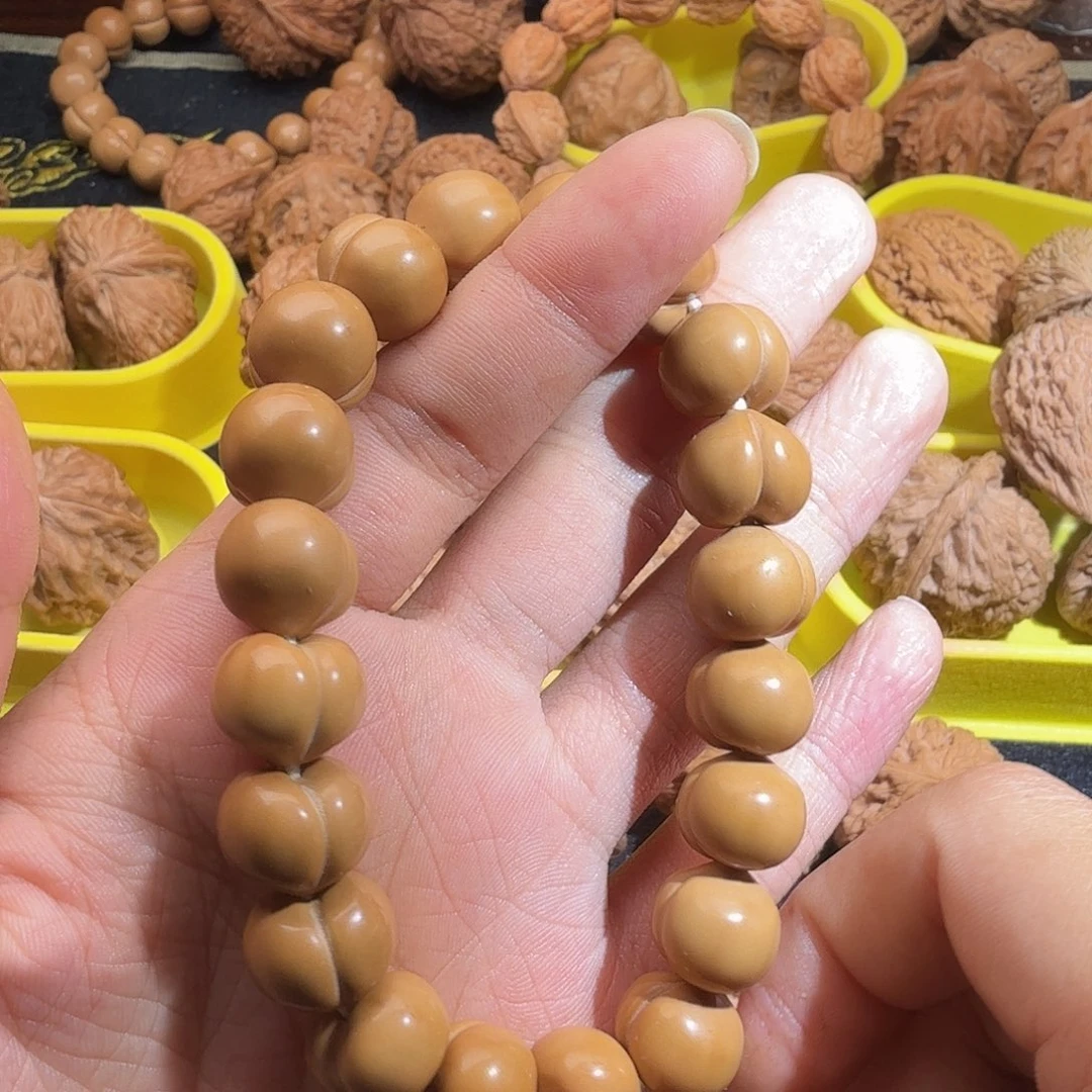 文玩核桃吊坠屁桃