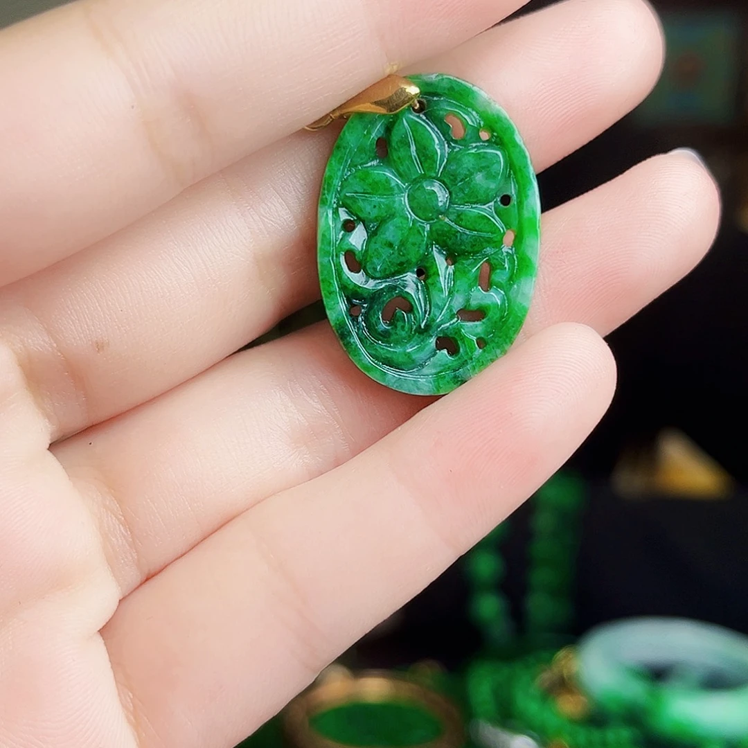 颈饰未镶嵌翡翠多样性