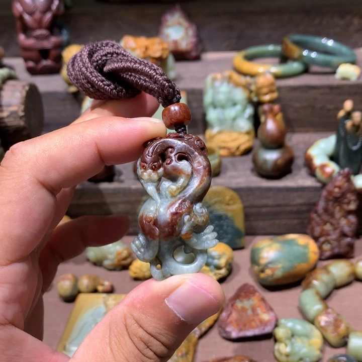 岫岩河磨玉（透闪石质玉）未镶嵌挂件风***关
