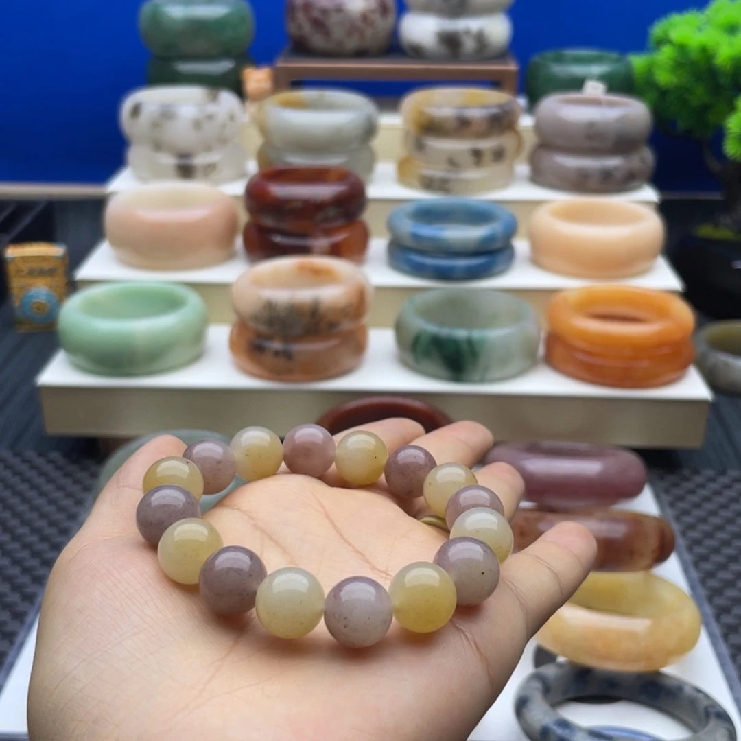 未镶嵌手镯石英质玉