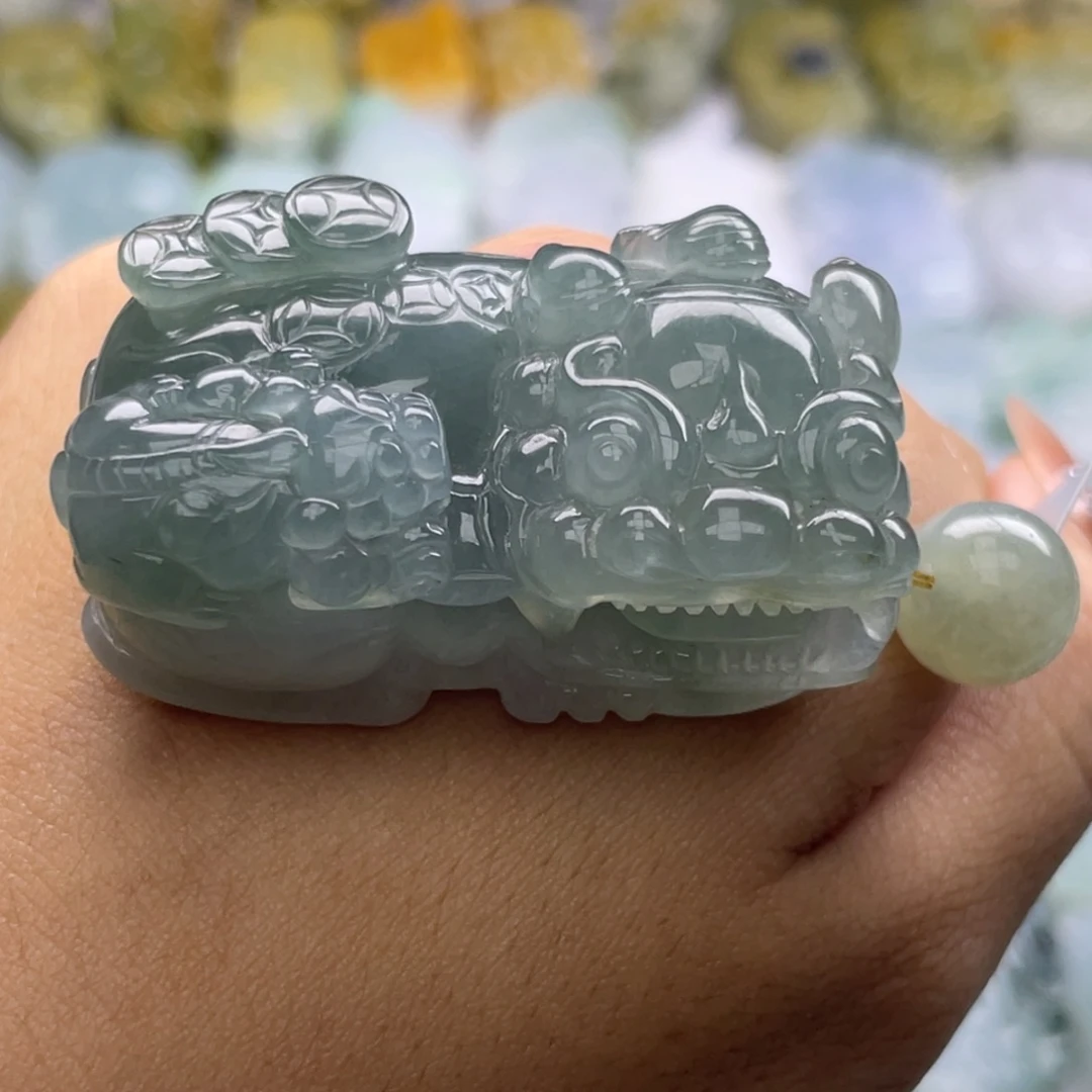 翡翠未镶嵌颈饰貔貅