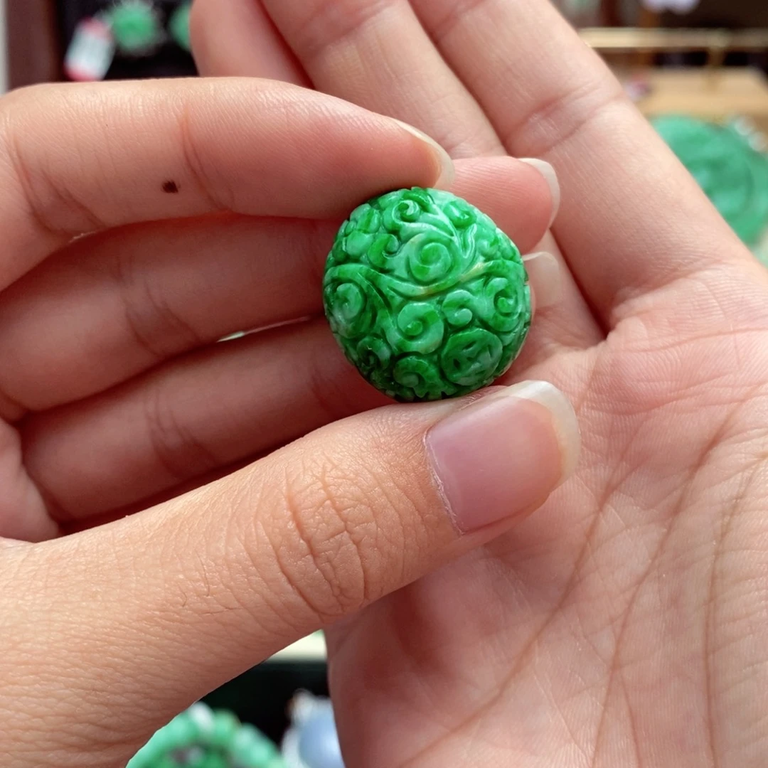 颈饰未镶嵌翡翠丽**川翡翠