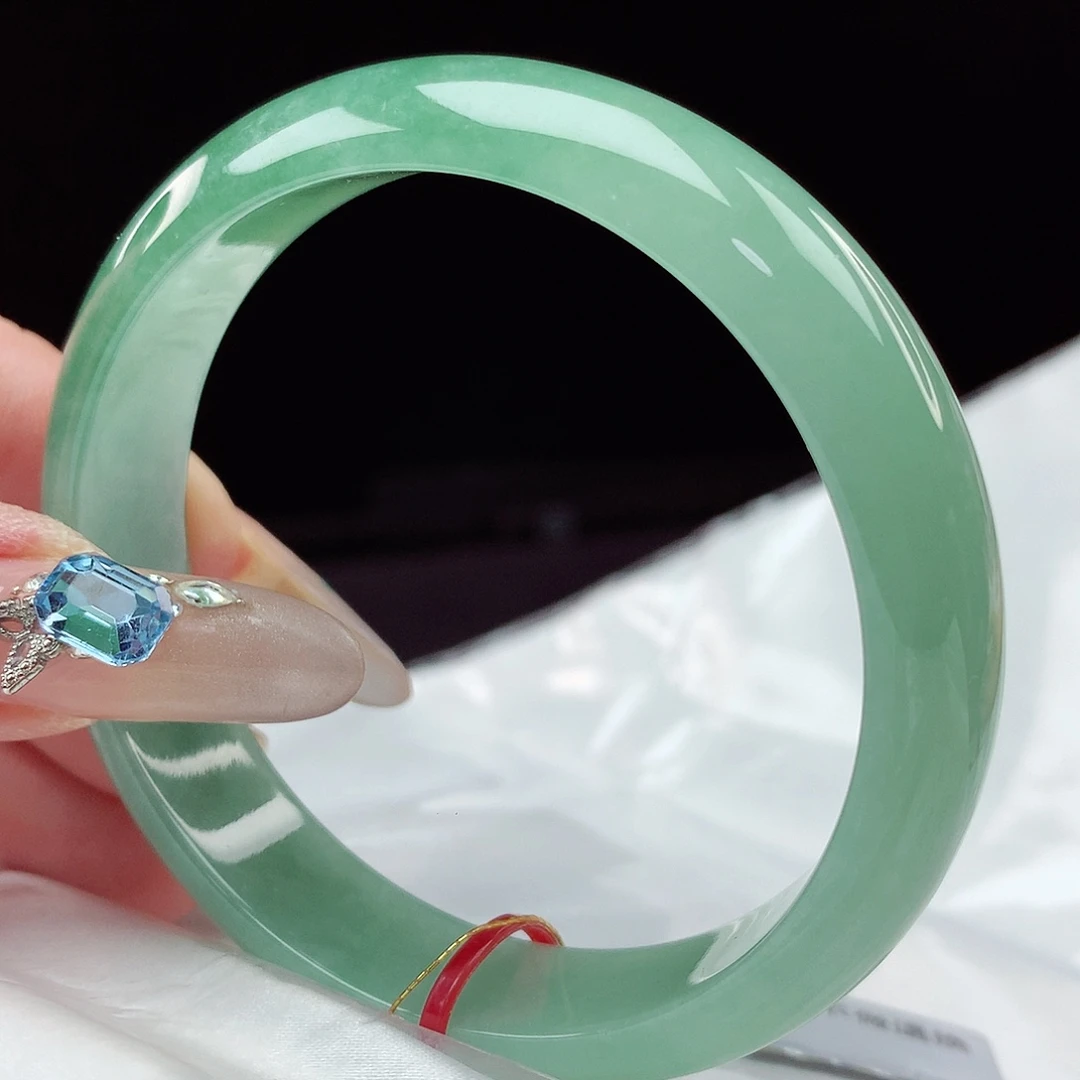 翡翠手镯未镶嵌55圈4116