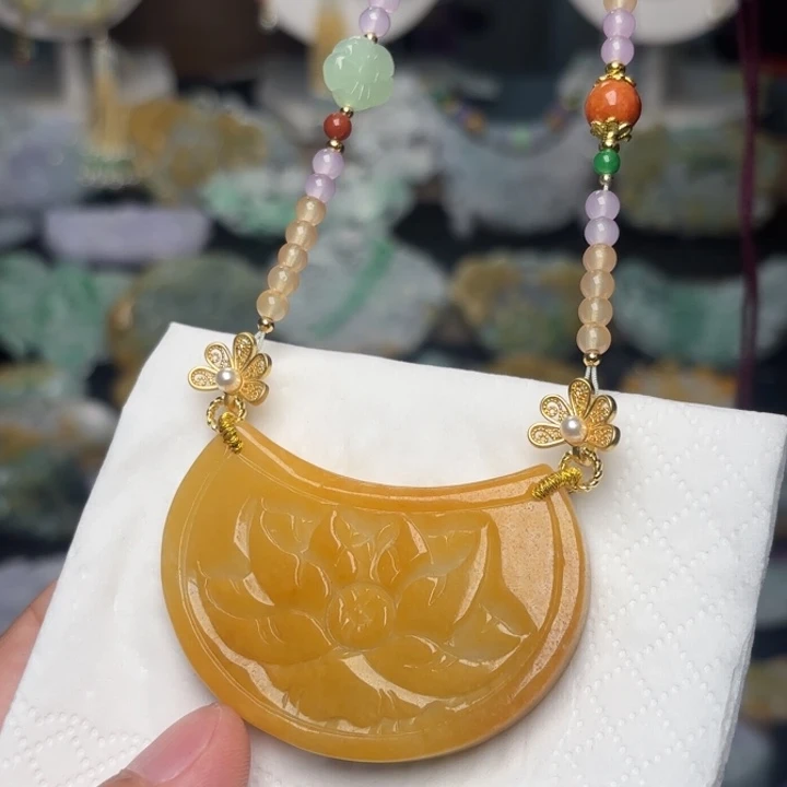 翡翠未镶嵌颈饰吊坠