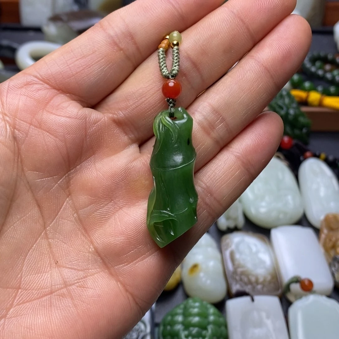 颈饰未镶嵌和田玉