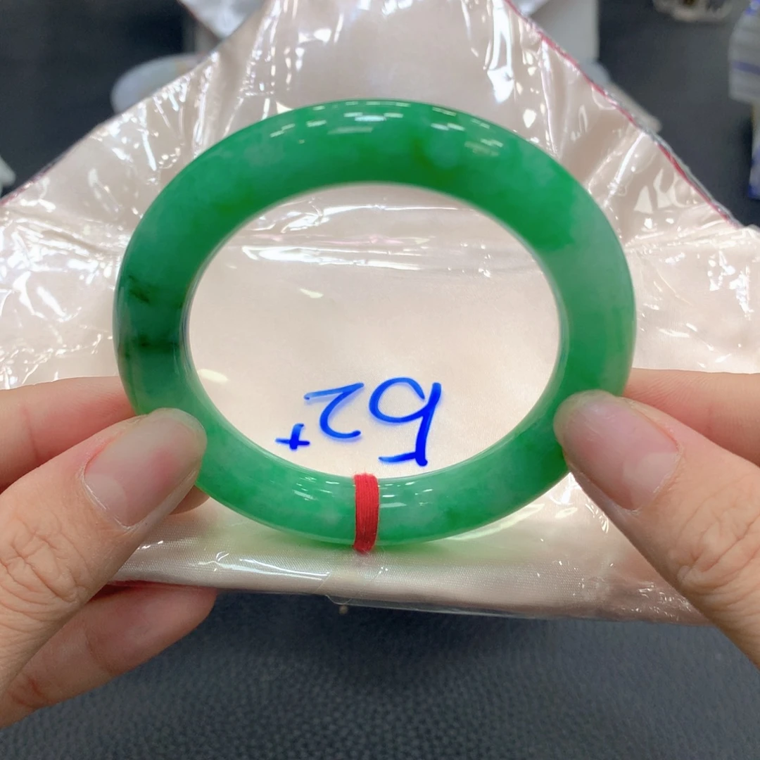 翡翠未镶嵌手镯翡翠