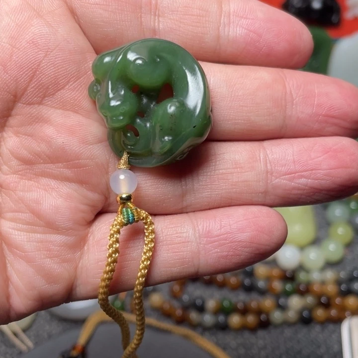 和田玉未镶嵌颈饰