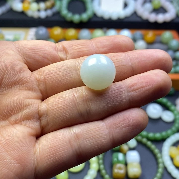 和田玉未镶嵌珠宝半成品俄白卡16