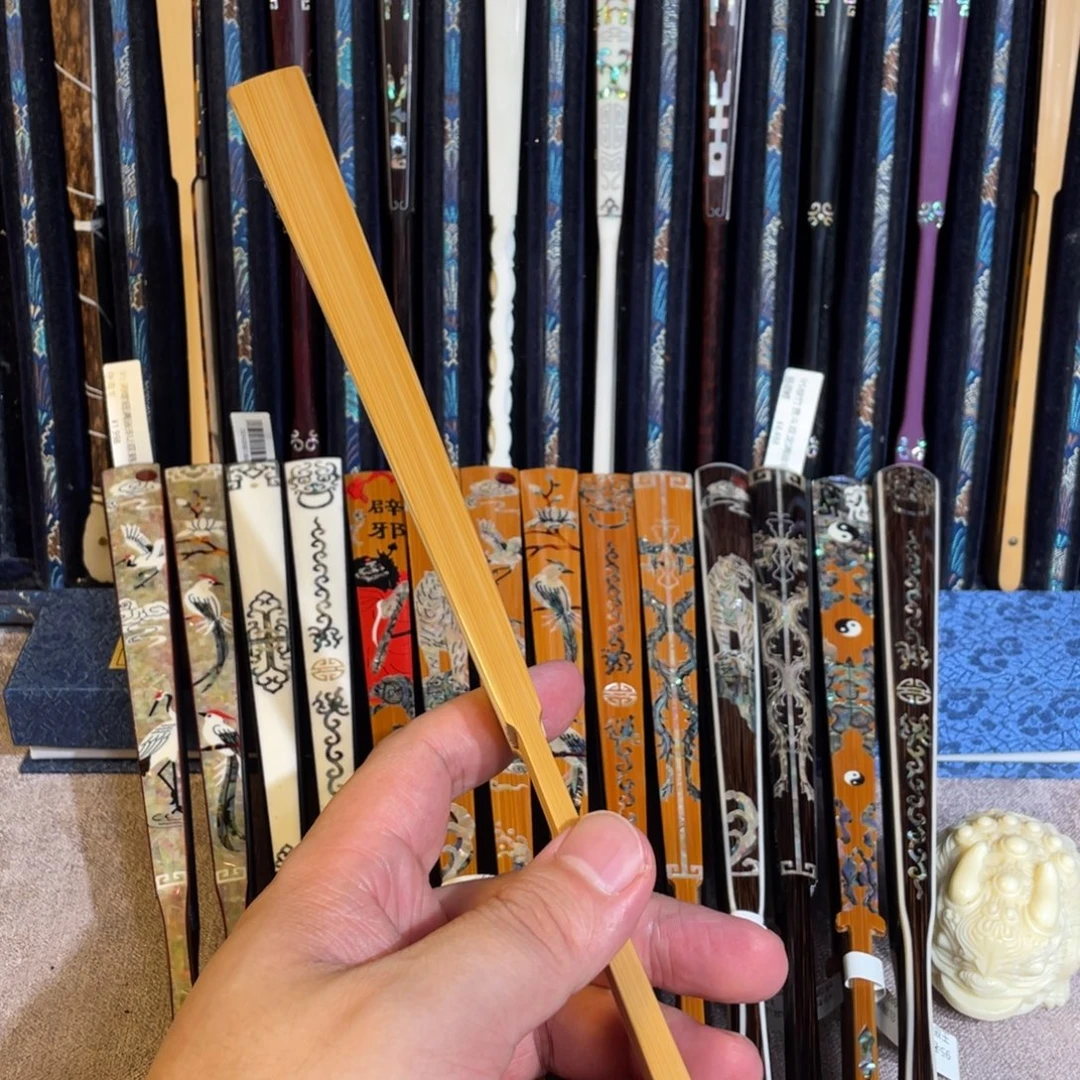 扇子手工制作工艺精湛