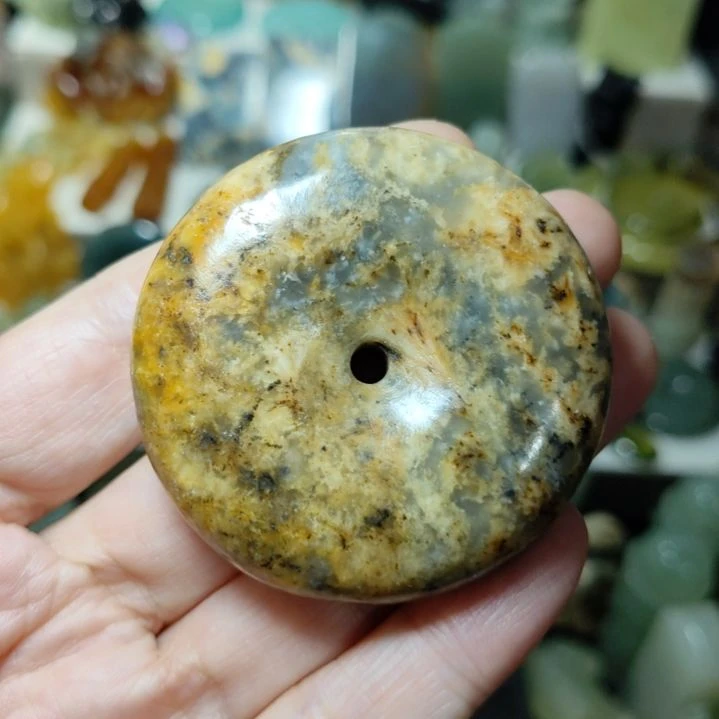 岫玉未镶嵌平安扣