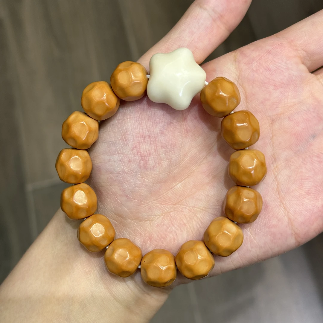 猴头奶酪搭配象牙果星星文玩可盘