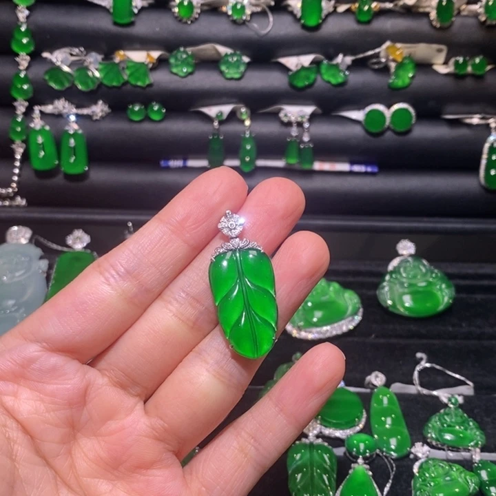 翡翠18K金镶嵌吊坠(不含链)叶子