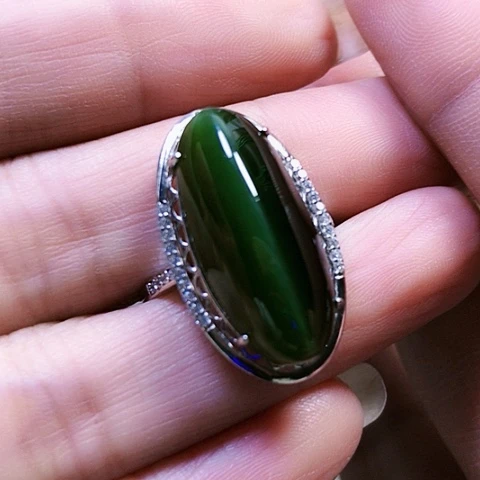 乐***乐和田玉银S925镶嵌戒指