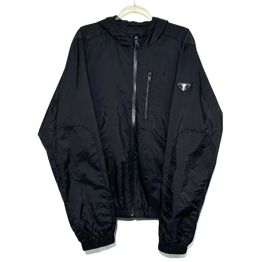 99新 Prada/普拉达 S码 三角标黑色拉链外套 0592