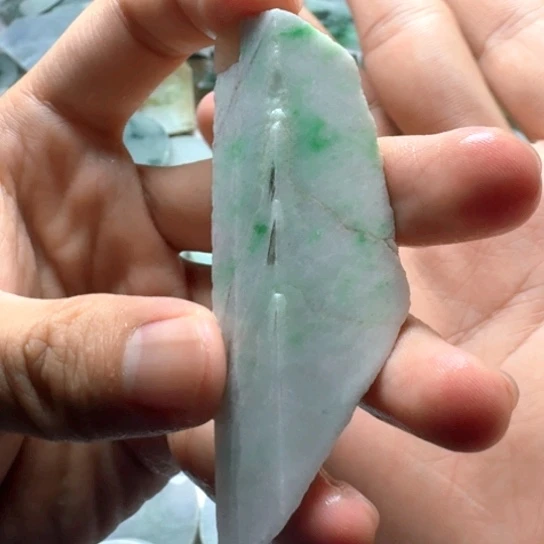 翡翠未镶嵌颈饰5866