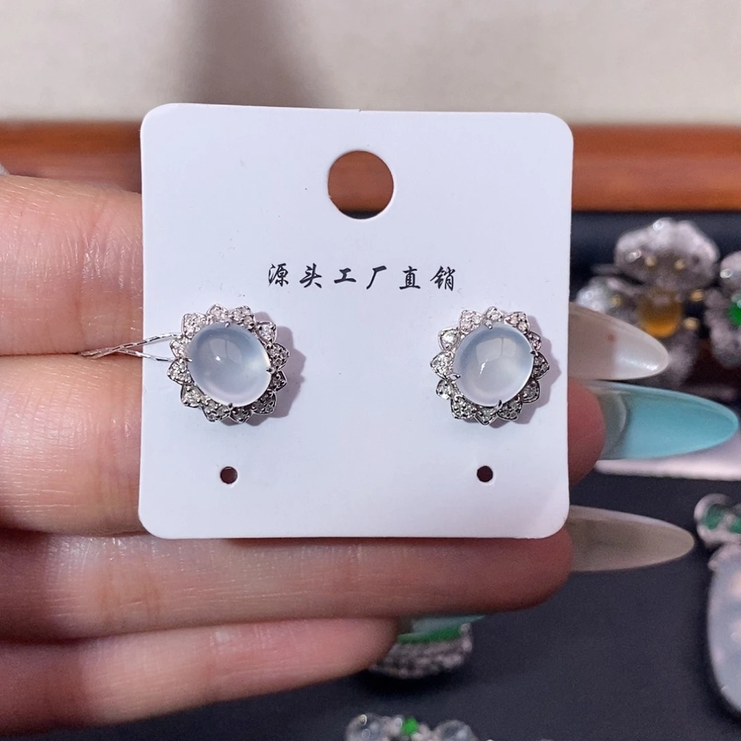 翡翠18K金镶嵌耳饰蛋面