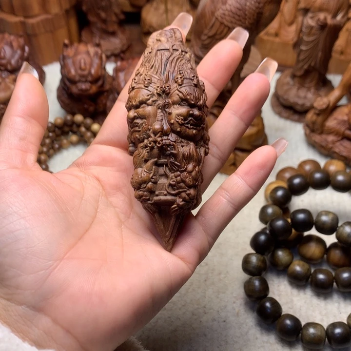 檀香木其他老山檀香手把件瑕疵