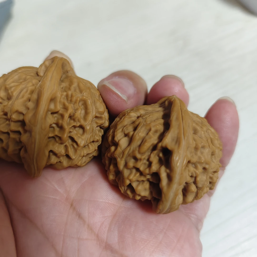 秋麻宫灯:边42肚40高39，宽边肥耳，侧面像古代的宫灯，上色速度快！