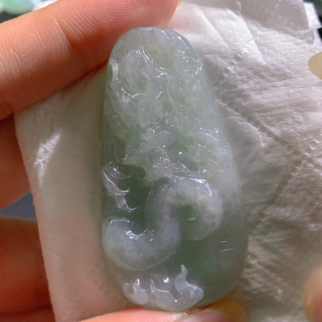 翡翠未镶嵌颈饰我