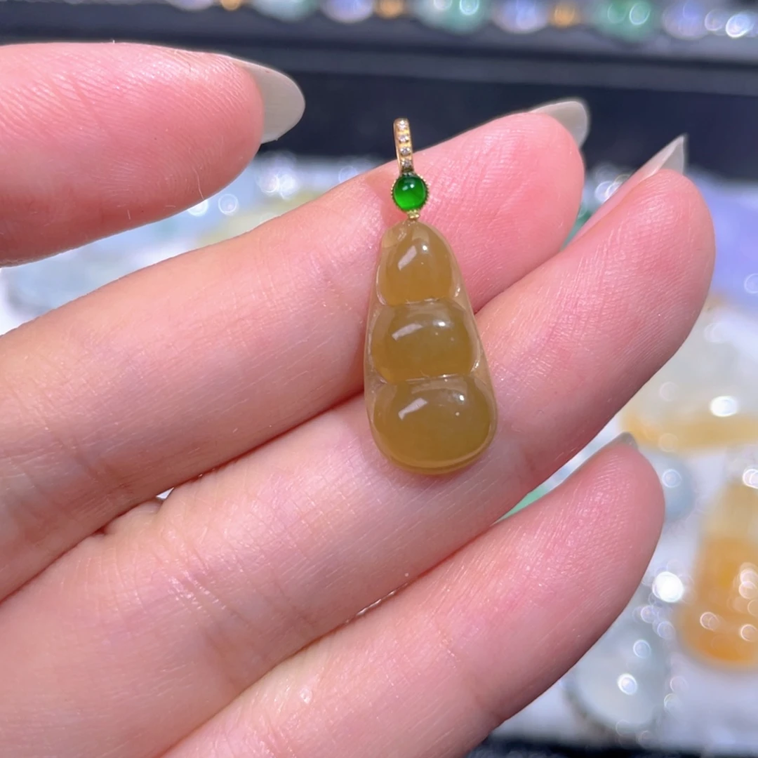 颈饰18K金镶嵌翡翠翡翠