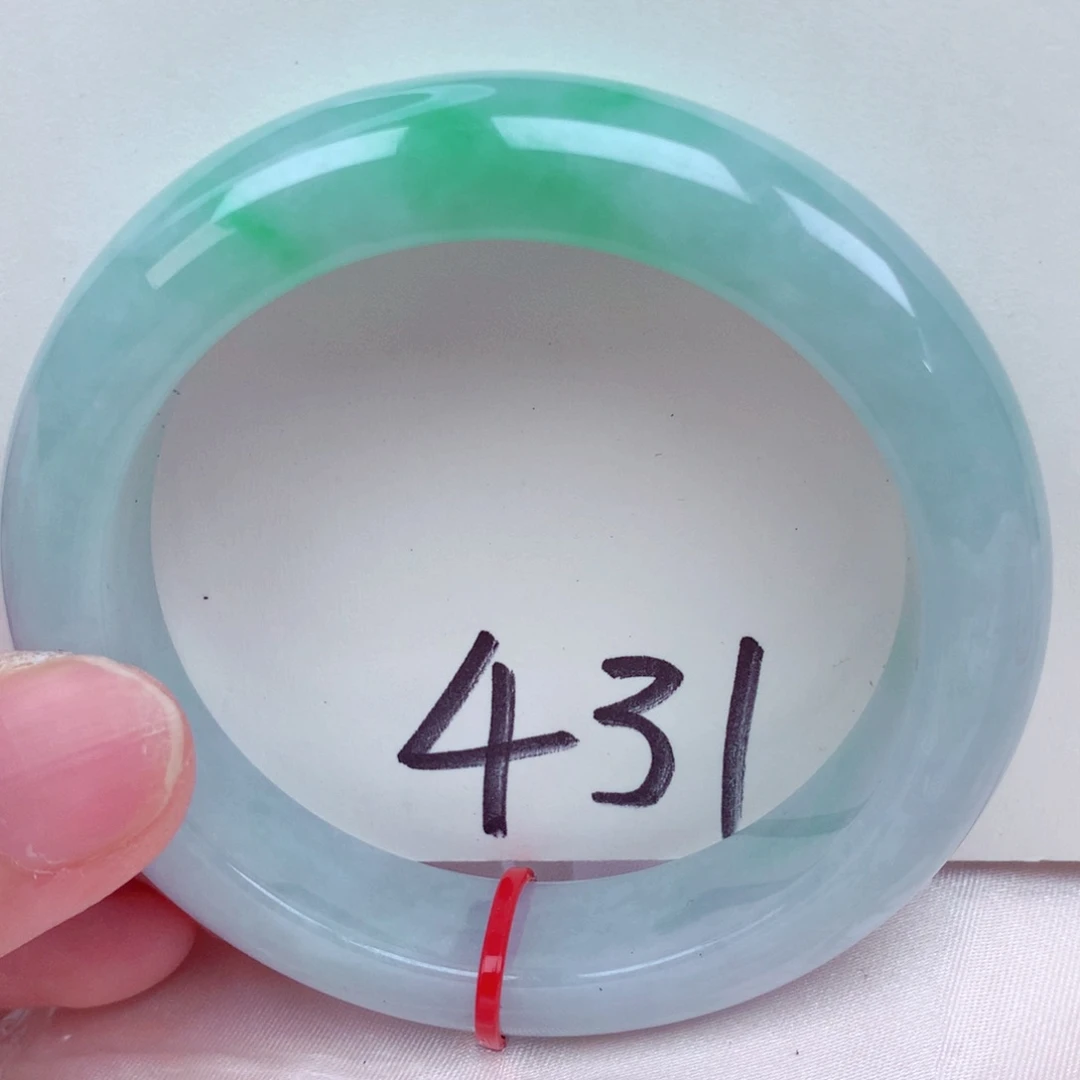 翡翠手镯未镶嵌翡翠