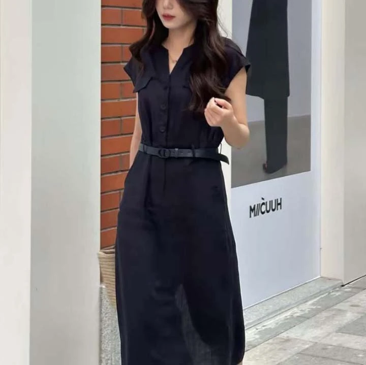 (小琴服饰女装)夏季V领连衣裙法式裙子气质高腰时尚显瘦轻奢2556