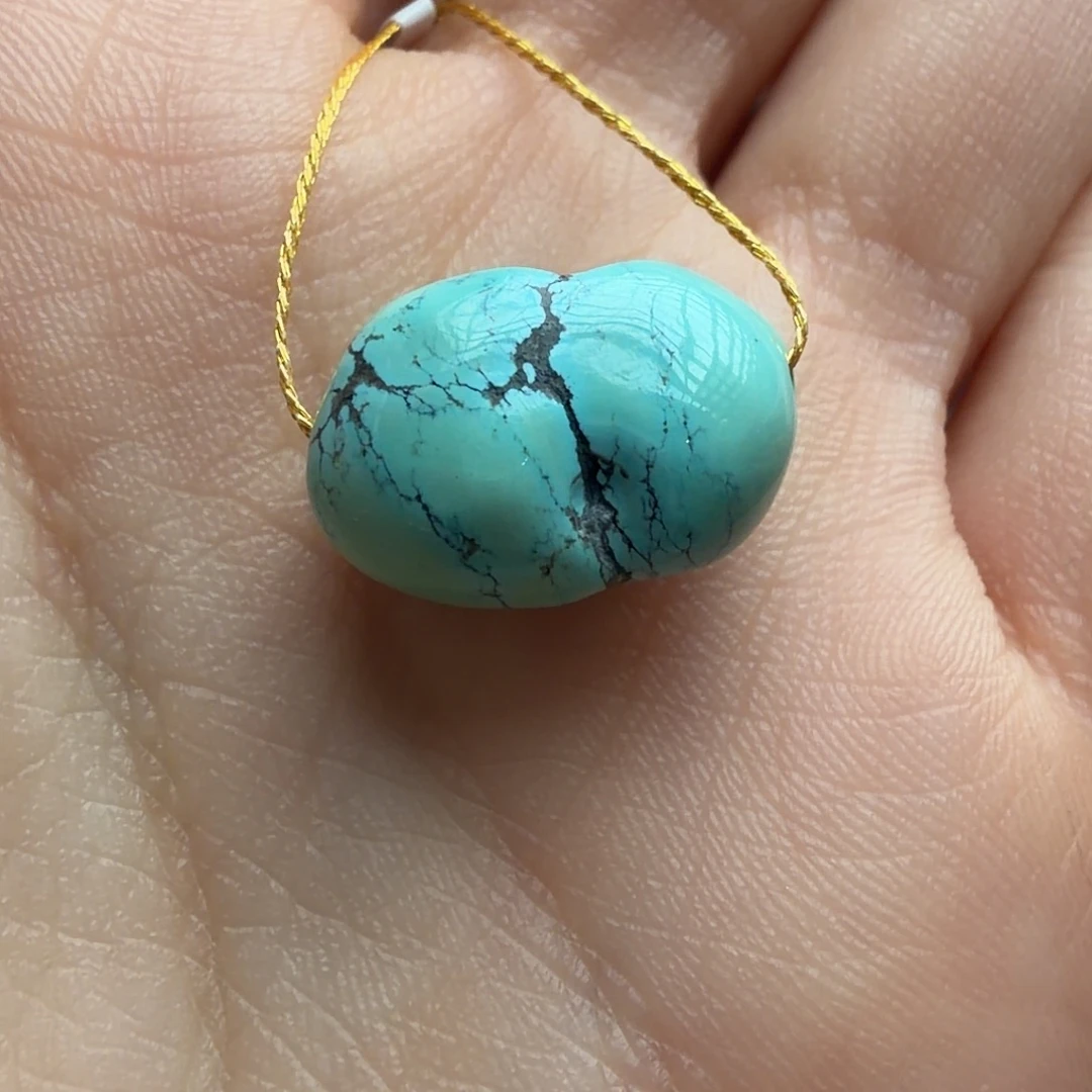 绿松石未镶嵌颈饰