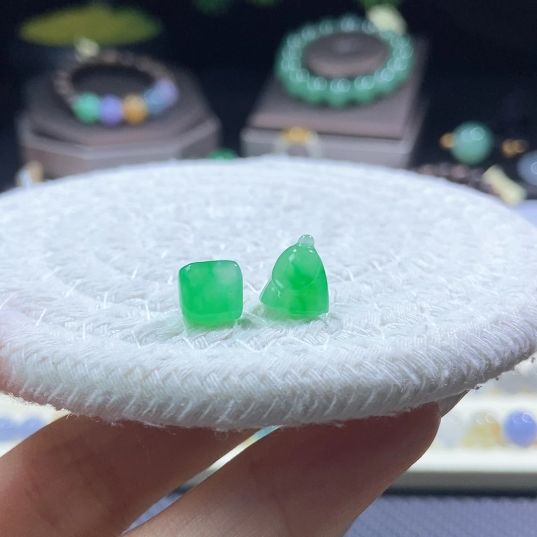 翡翠散珠翡翠冰阳绿随形莲蓬多样性发一