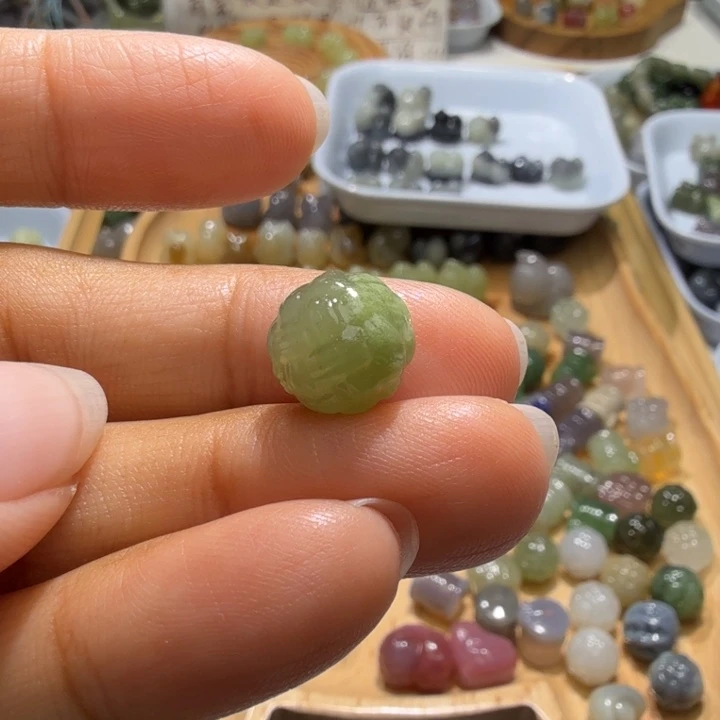 和田玉未镶嵌珠宝半成品