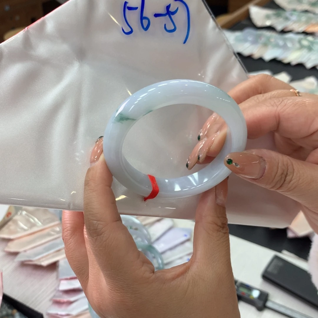 未镶嵌手镯翡翠48小时鉴赏