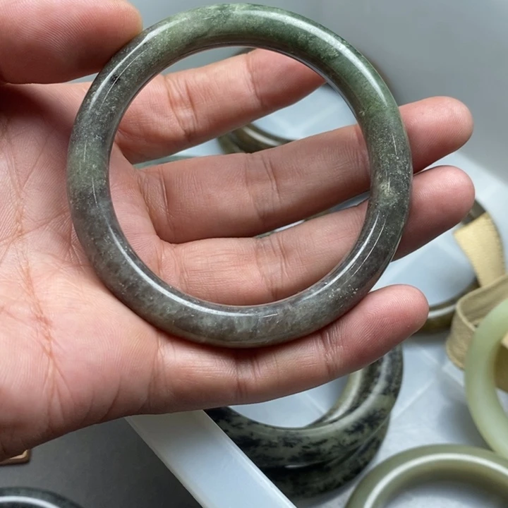 和田玉手镯未镶嵌56.7