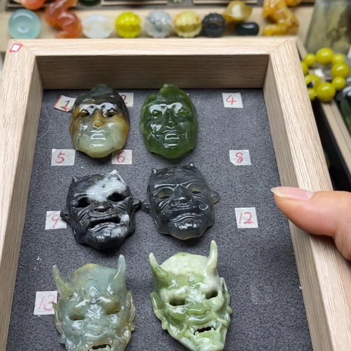 高***‍蛇纹石玉未镶嵌颈饰