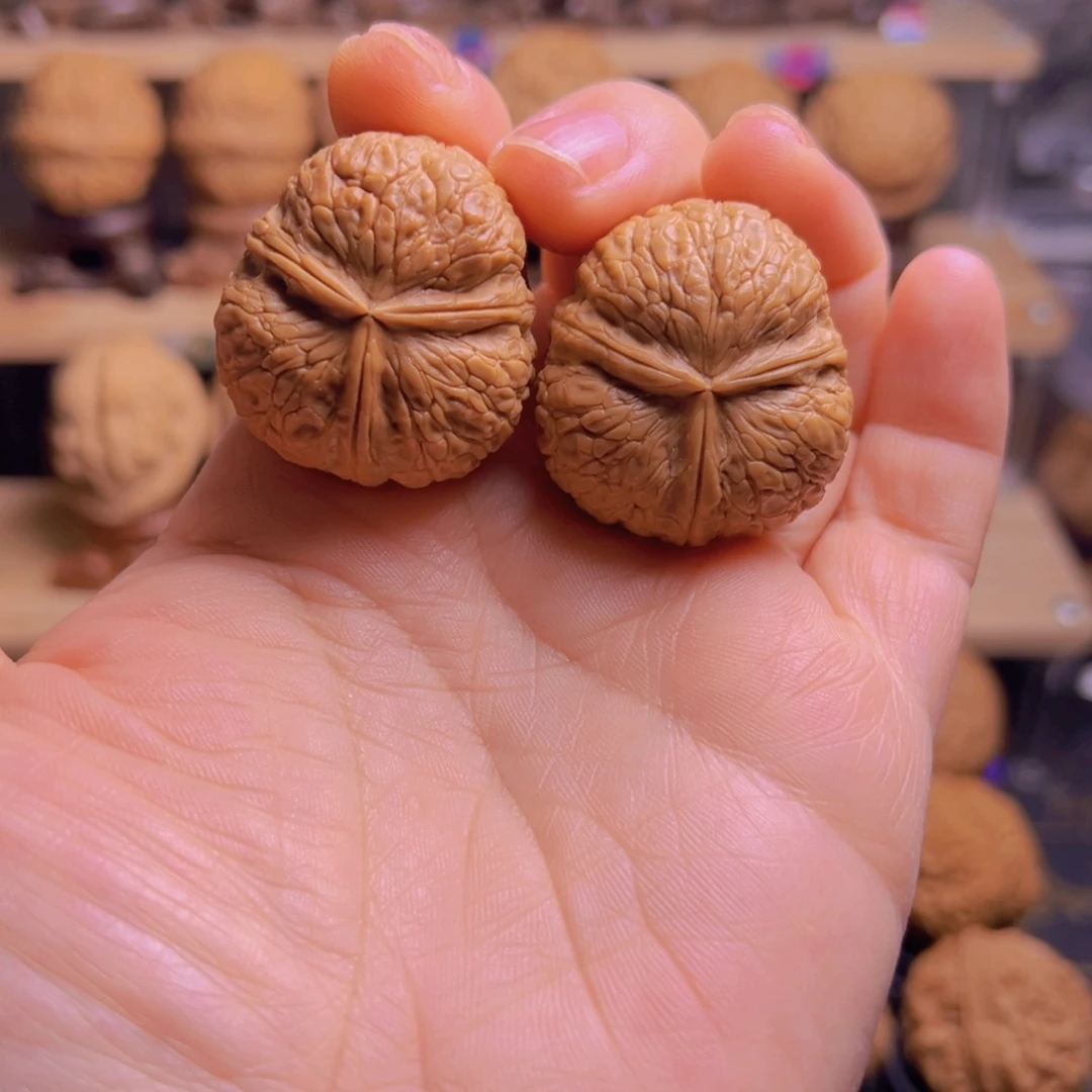 保***司文玩核桃吊坠2w元宝三棱34尺