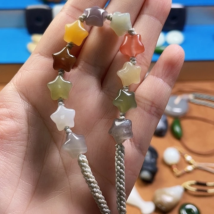 随***3颈饰未镶嵌和田玉