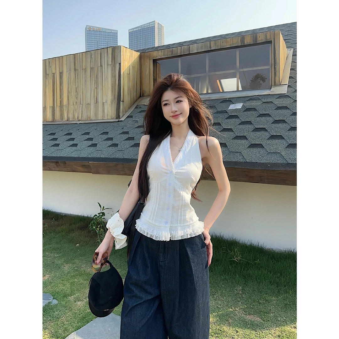 2025夏季新款白色蕾丝修身挂脖小衫+复古高腰牛仔休闲裤两件套女