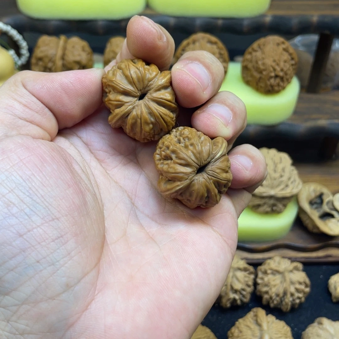 是***干吊坠文玩核桃打底