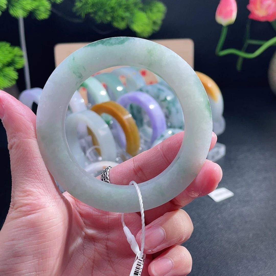 未镶嵌翡翠手镯定制翡翠