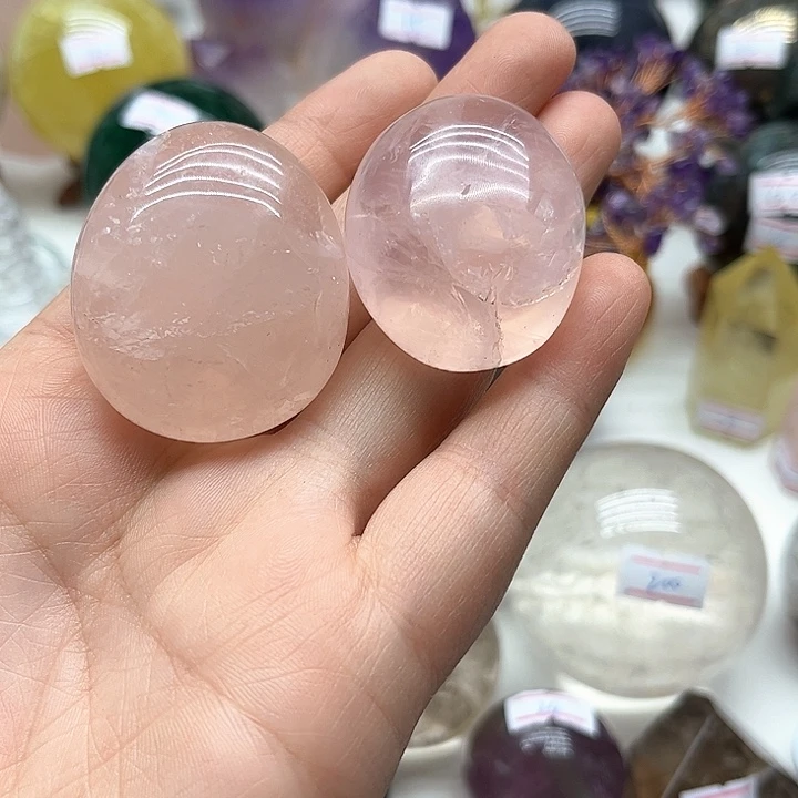 88克粉水晶把玩2个未镶嵌水晶