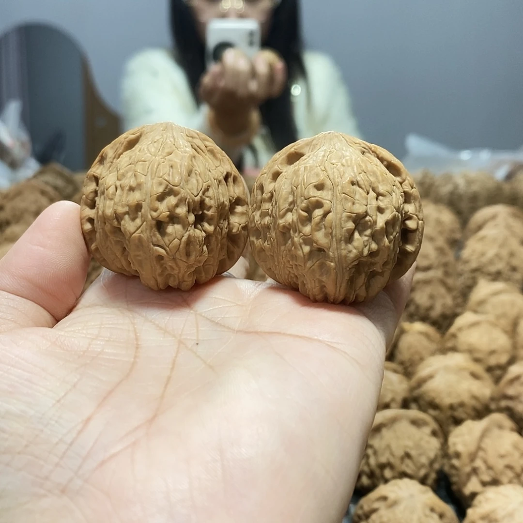 文玩核桃吊坠泥鳅背38黄