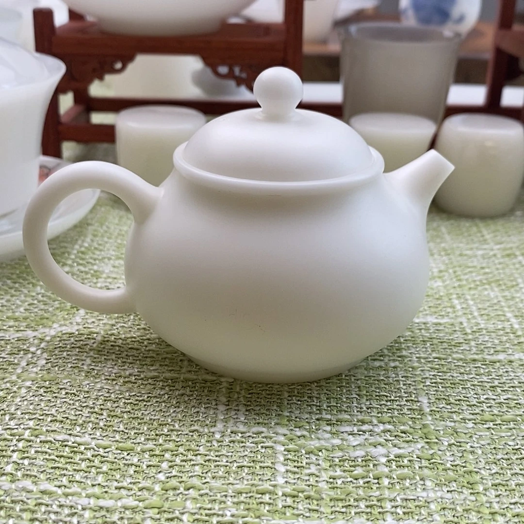 小***。德化陶瓷德化陶瓷