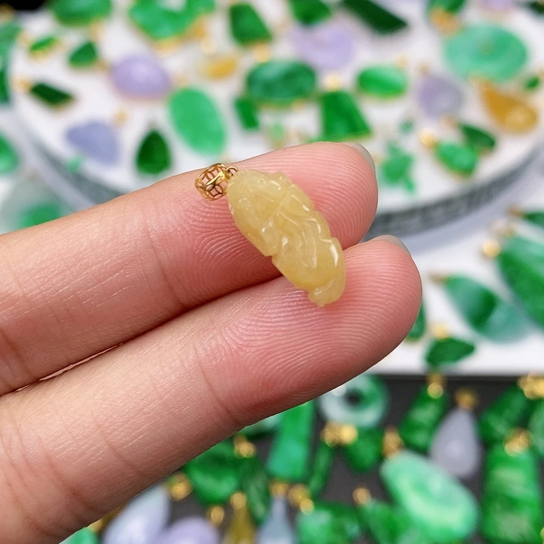 翡翠吊坠(不含链)18K金镶嵌