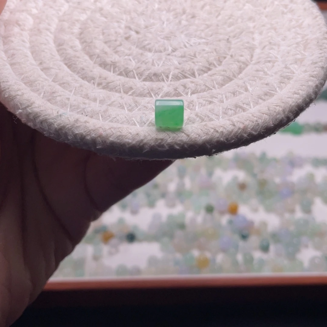未镶嵌手链翡翠绿桶卡6
