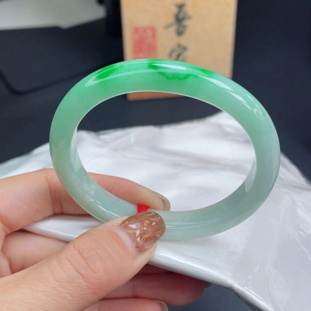 未镶嵌手镯翡翠55贵妃 果绿飘辣绿 新品上新8号